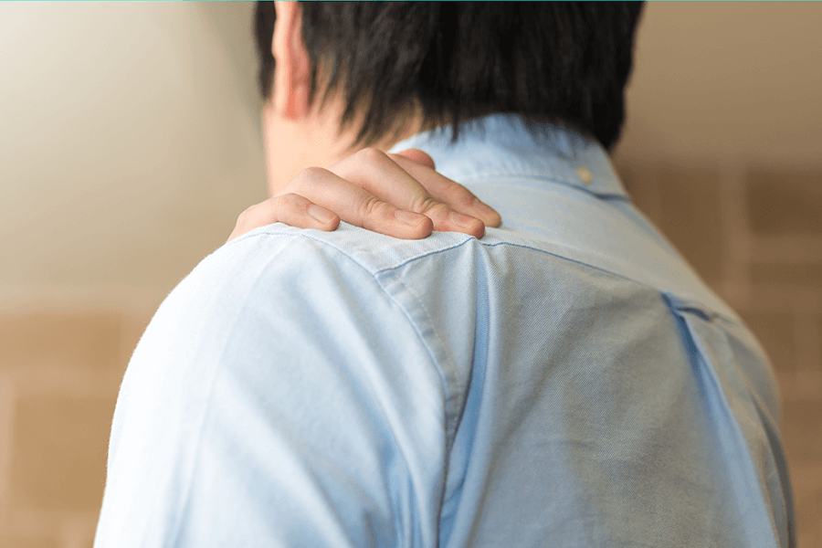 中高年男性に多い　肩の痛みと引っ掛かり